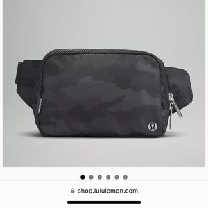 NWT 2L Camo Belt Bag